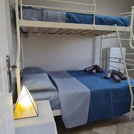 'the Seagull' Traditional Apartment *